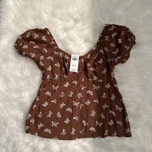 NWT. Hollister. XS. Puff Sleeve/off the shoulder butterfly top.